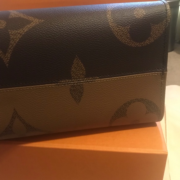 💕SOLD-Louis Vuitton Reverse Monogram Onthego MM - Picture 9 of 16